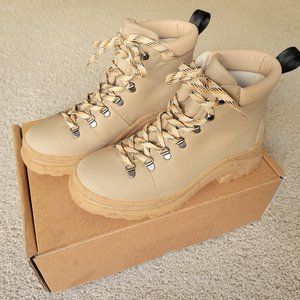 Alice + Whittles The Weekend Boot New Beige Size 10.5 US Size 42 EU